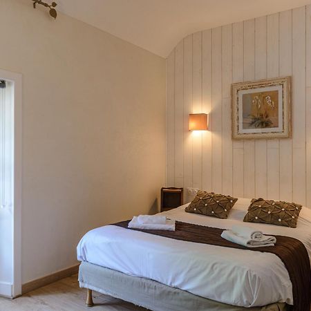 Le Vieux Moulin Hotell Hédé Exteriör bild